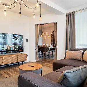 https://park-avenue-design-apartment-friesenstrae-4-pers-wlan.topcolognehotels.com