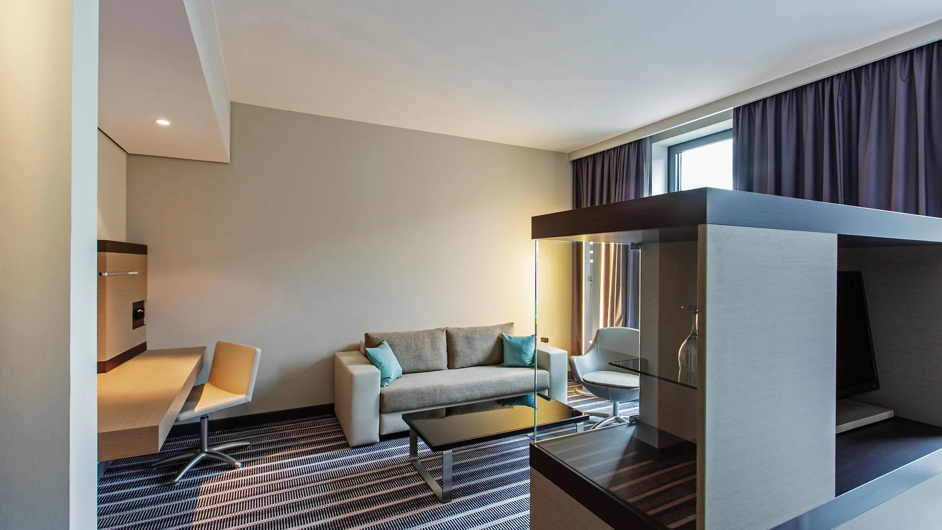 Steigenberger Airport Hotel Berlin シェーネフェルト 4*,